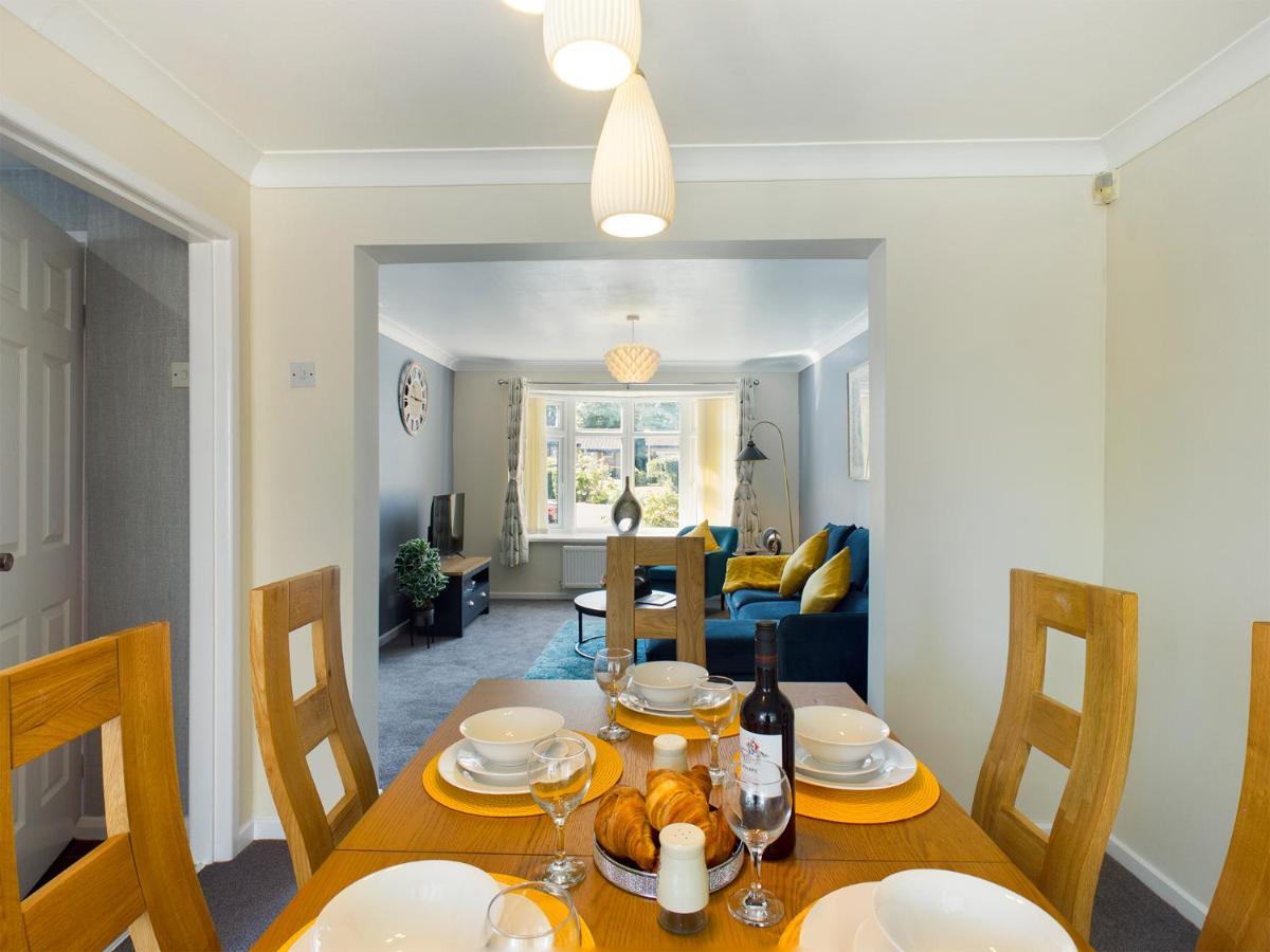 247 Serviced Accommodation In Telford- 3Br House ภายนอก รูปภาพ