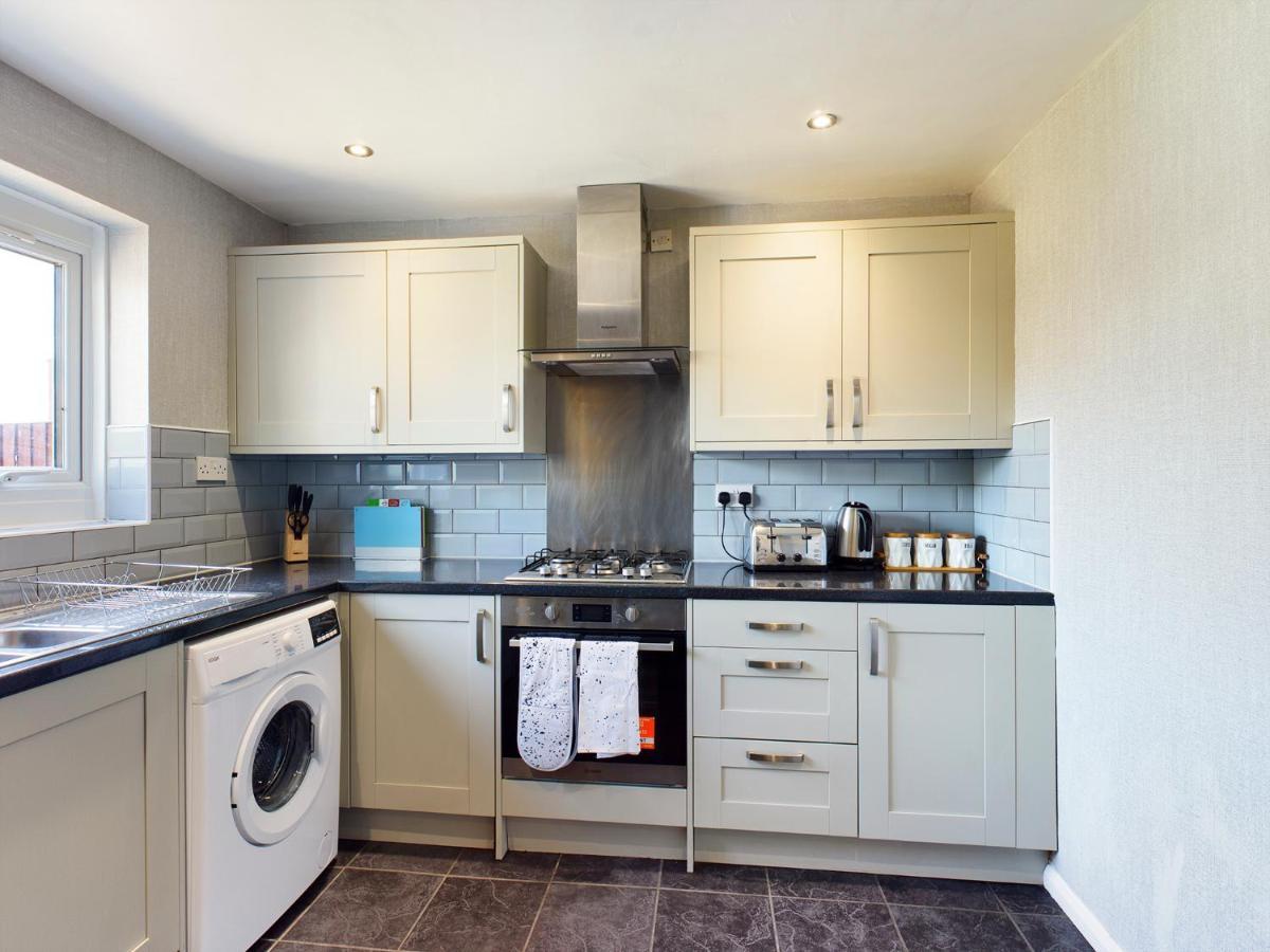 247 Serviced Accommodation In Telford- 3Br House ภายนอก รูปภาพ