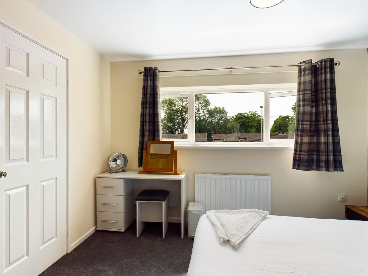 247 Serviced Accommodation In Telford- 3Br House ภายนอก รูปภาพ