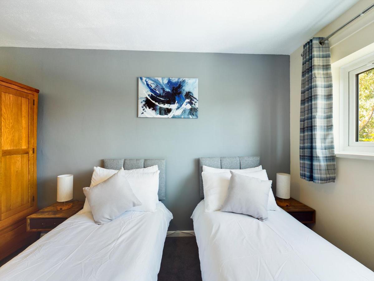 247 Serviced Accommodation In Telford- 3Br House ภายนอก รูปภาพ