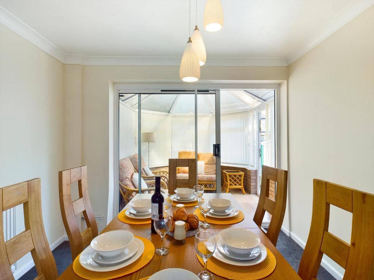 247 Serviced Accommodation In Telford- 3Br House ภายนอก รูปภาพ